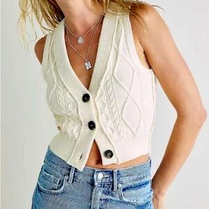 Free People Denson Cable cream cropped sweater vest NWT!!